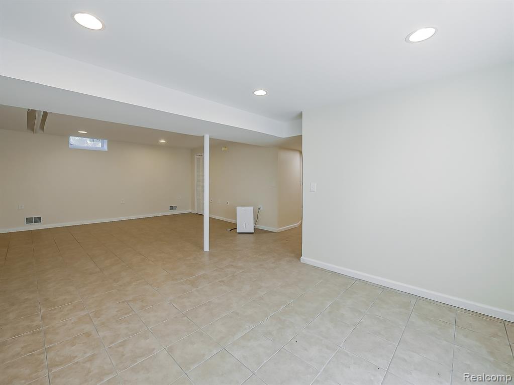 8701 Brookville Road, Plymouth, MI 48170 — Photo 33