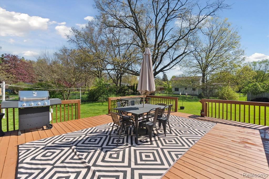 528 JAMES CONNIS Drive, Flushing, MI 48433 — Photo 32
