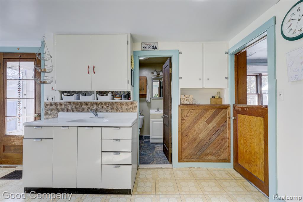 8503 Colgate Street, Oak Park, MI 48237 — Photo 28