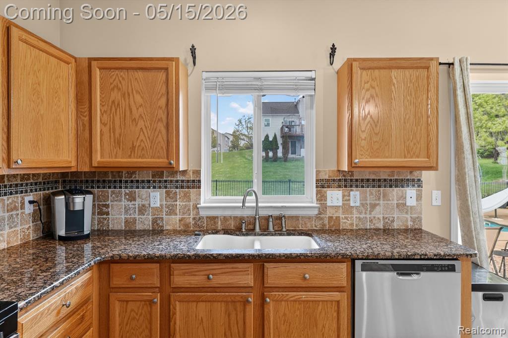 809 Canyon Creek Drive, Holly, MI 48442 — Photo 18