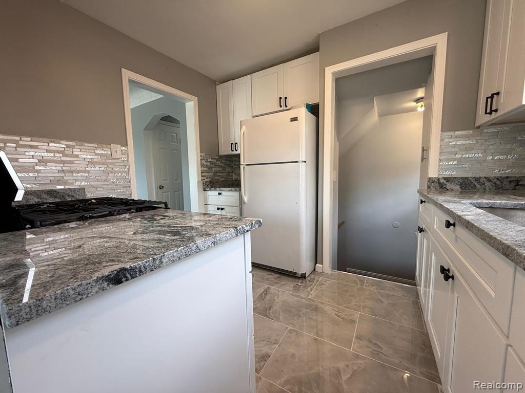 8427 Virgil Street, Dearborn Heights, MI 48127 — Photo 10
