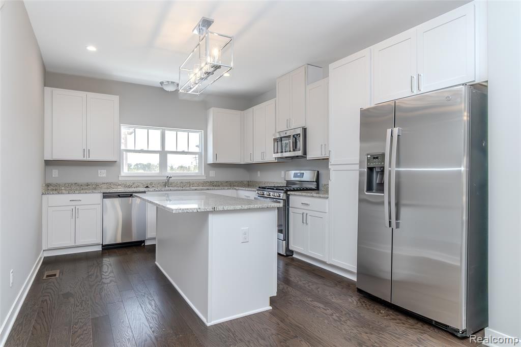 25495 GRANDVIEW Lane, 25, Novi, MI — Photo 21