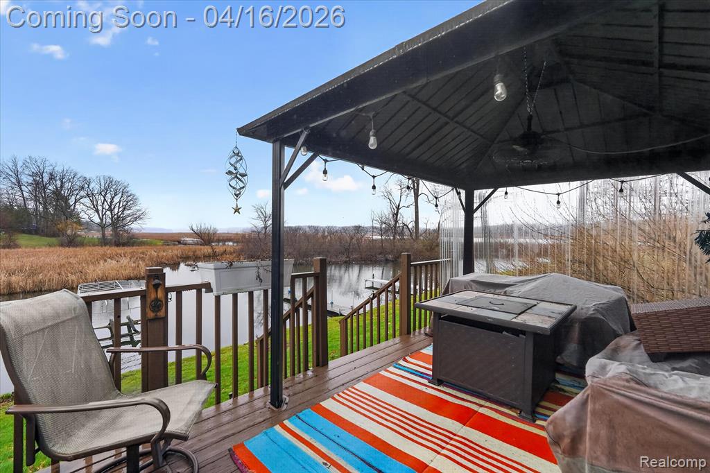 11542 Clearwater Dr, Fenton, MI 48430 — Photo 35