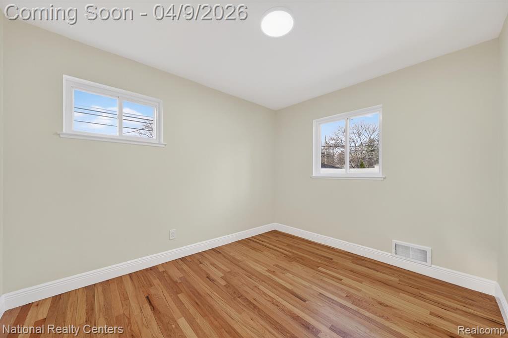 205 Royal Park Lane, Madison Heights, MI 48071 — Photo 25