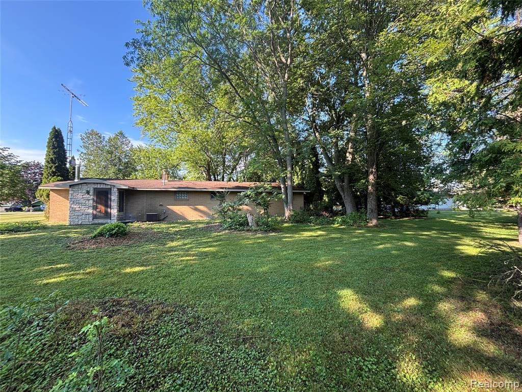 709 E Michigan Avenue E, Au Gres, MI 48703 — Photo 11