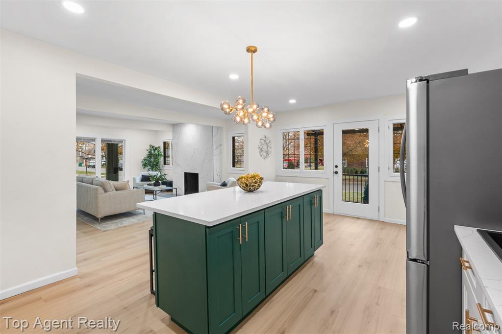 784 Barrington Road, Grosse Pointe Park, MI 48230 — Photo 12