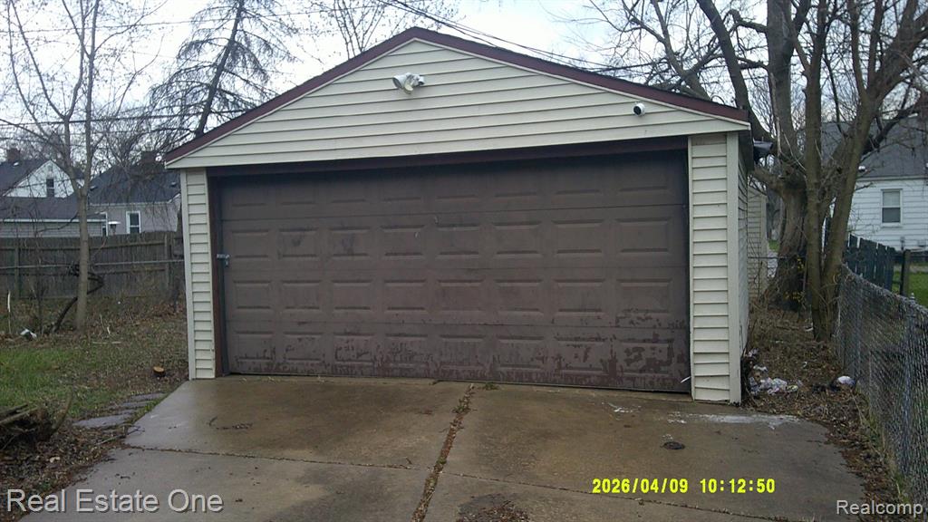18949 Kenosha Street, Harper Woods, MI 48225 — Photo 6