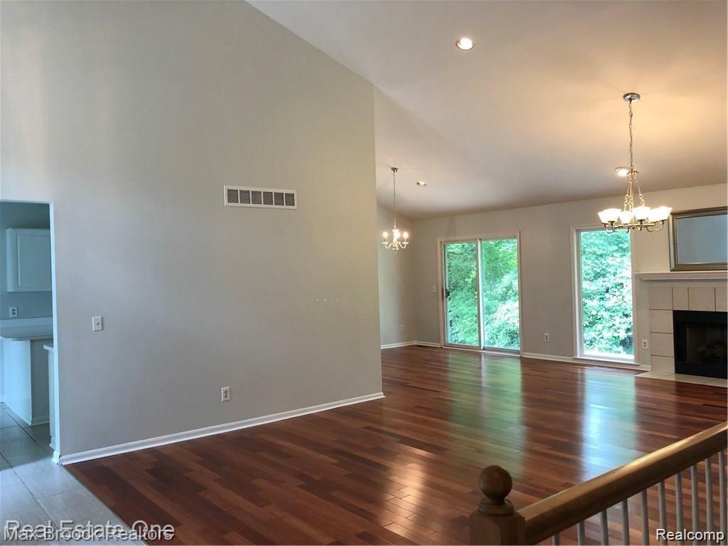 5273 SIMPSON LAKE Road, West Bloomfield, MI 48323 — Photo 4