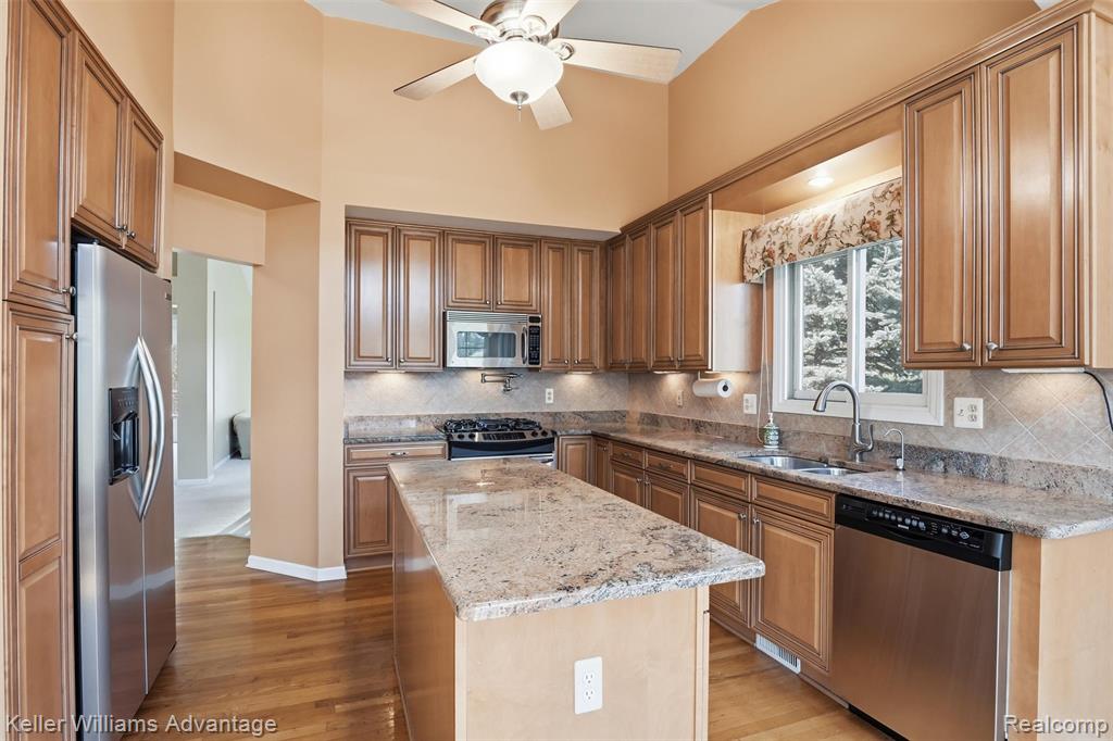 47796 Arbor Trail, Northville, MI 48168 — Photo 9