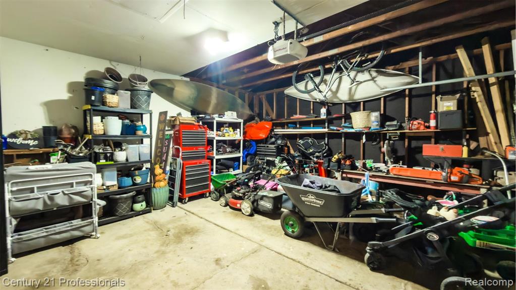 20463 Law Avenue, Brownstown, MI 48183 — Photo 55