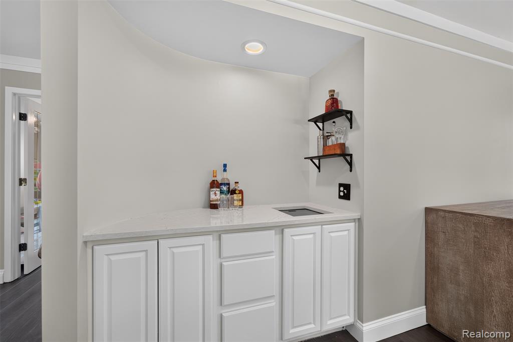 5136 Commerce Road, West Bloomfield, MI 48324 — Photo 24