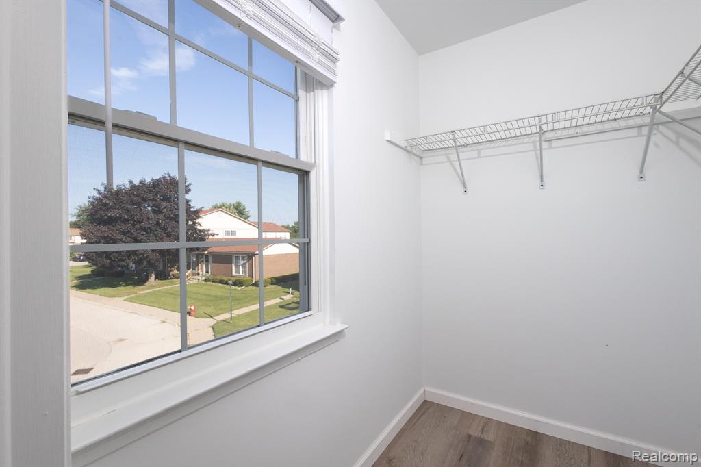 8841 Sunrise Drive, Sterling Heights, MI 48312 — Photo 13
