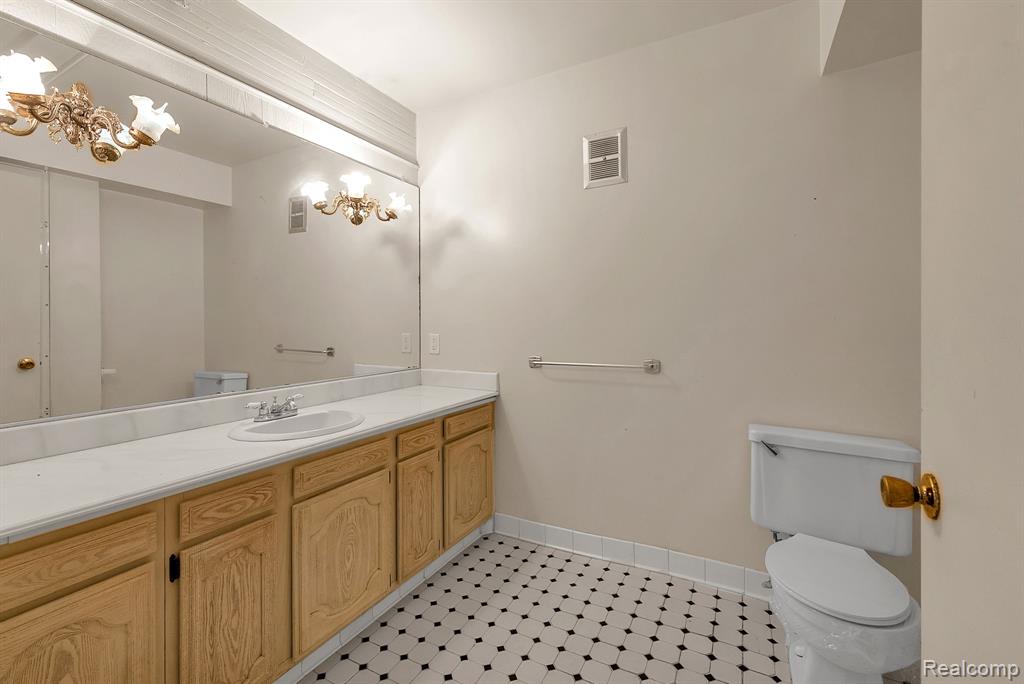 16761 E Jefferson Avenue, Grosse Pointe, MI 48230 — Photo 37