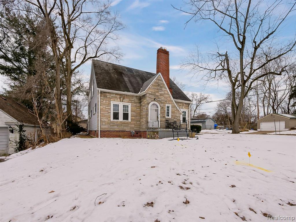 65 ILLINOIS Avenue, Pontiac, MI 48341 — Photo 2