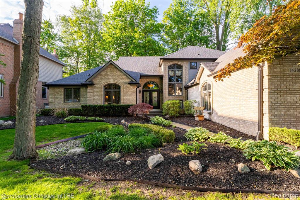 14281 Bournemuth Drive, Utica, MI 48315 — Photo 6