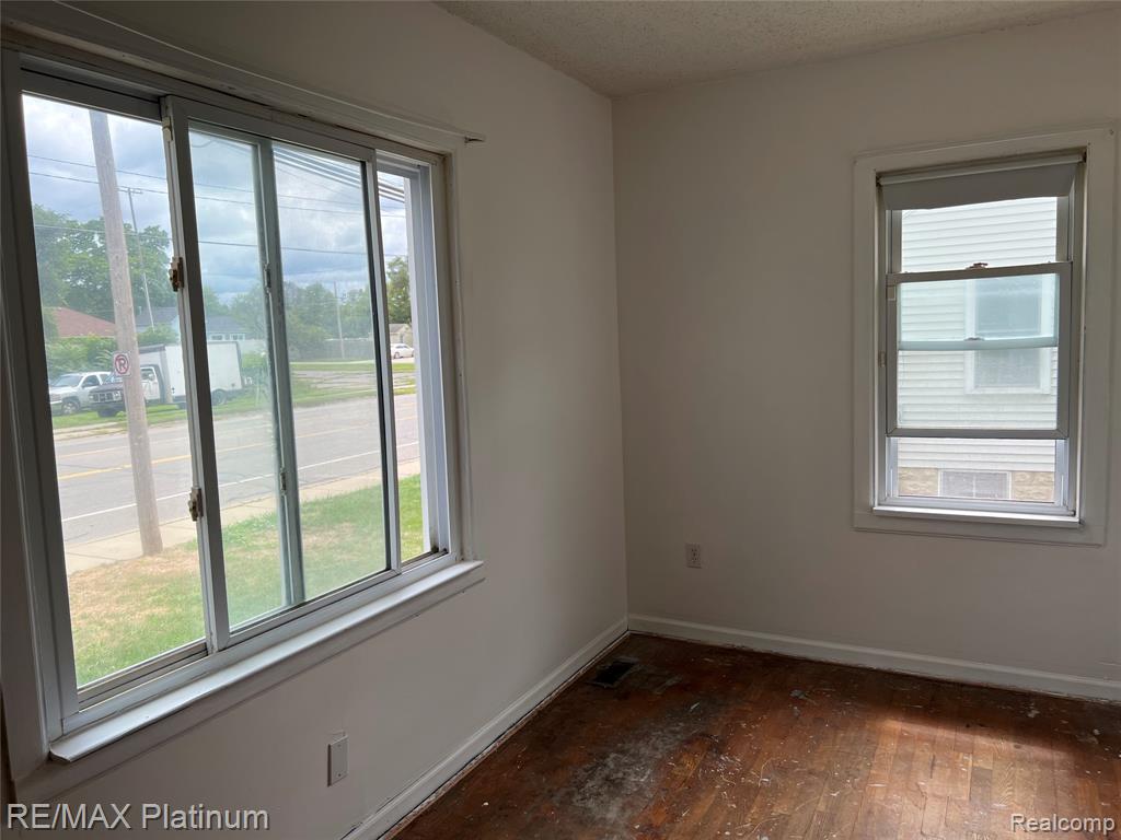 5126 Morrish Road, Swartz Creek, MI 48473 — Photo 10