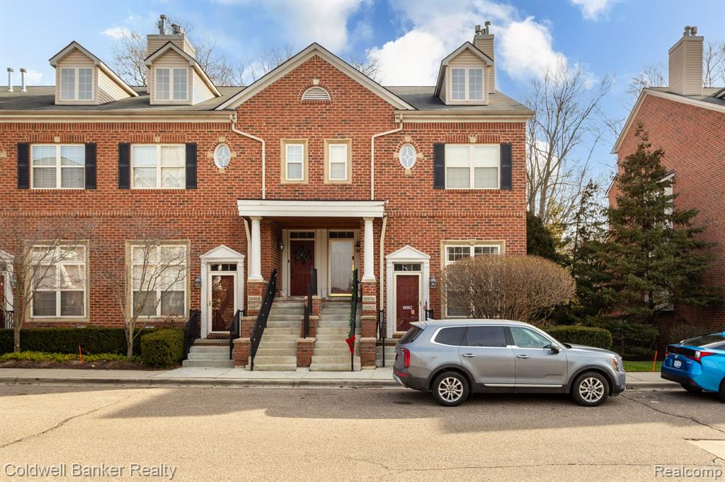 16962 FARMINGTON Road, Livonia, MI 48154 — Photo 2