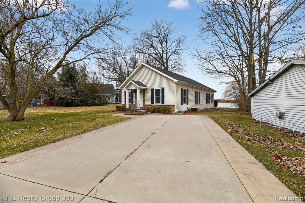 1525 Shoreline Drive, Hartland, MI 48353 — Photo 11