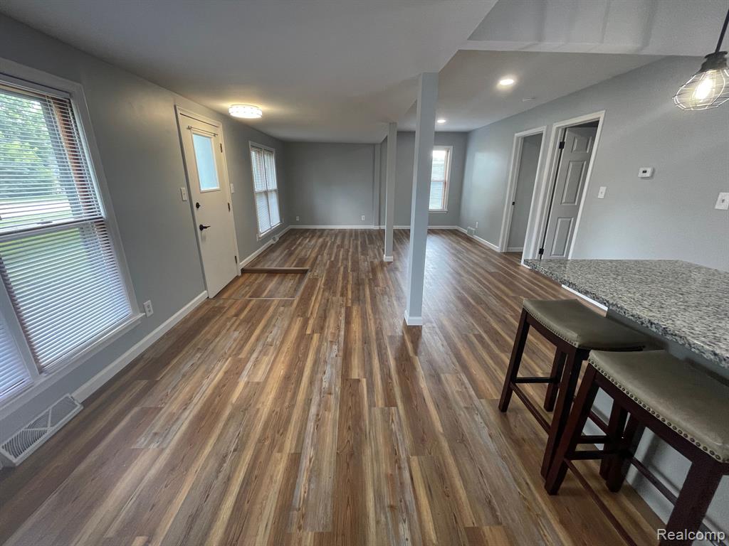 29272 ADAMS Drive, Gibraltar, MI — Photo 9