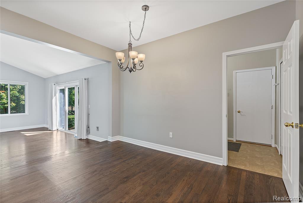 4360 Carriage Hill Court, Oakland, MI 48306 — Photo 15