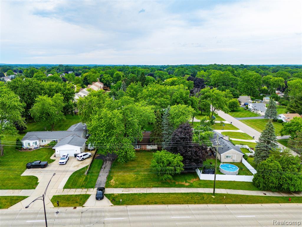 750 W Square Lake Road, Troy, MI 48098 — Photo 6