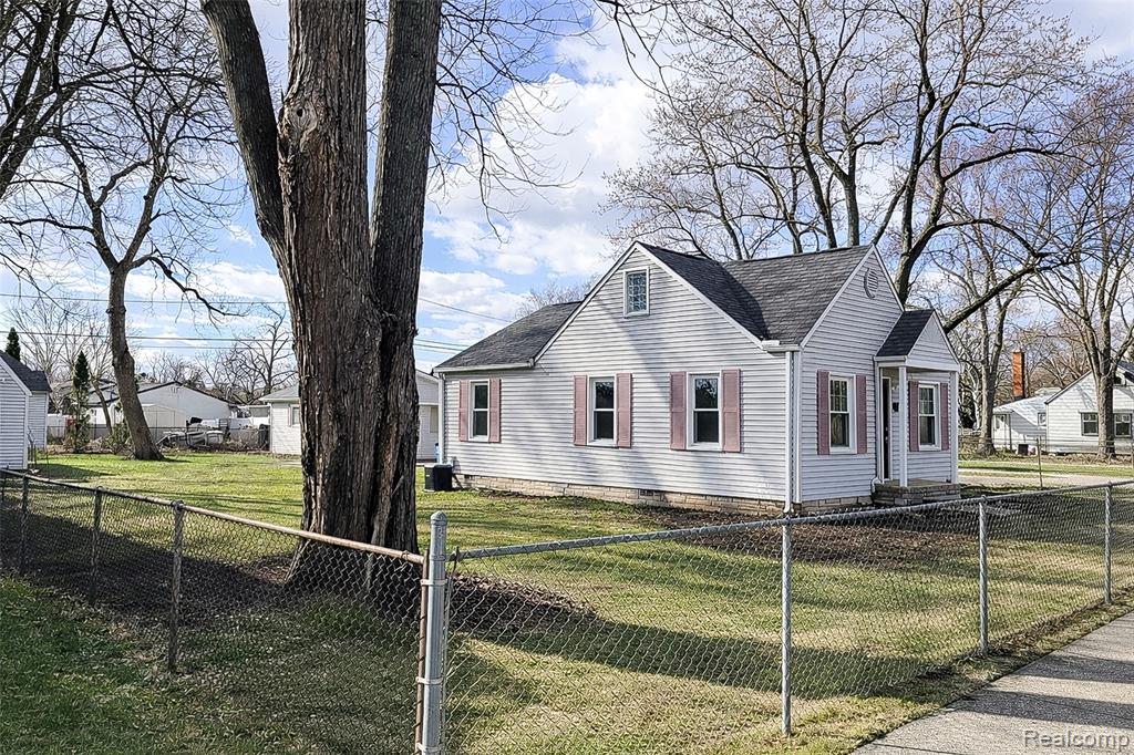 7451 Cavell Street, Westland, MI — Photo 2