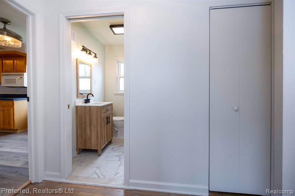 5875 S Madison Street, Taylor, MI 48180 — Photo 18