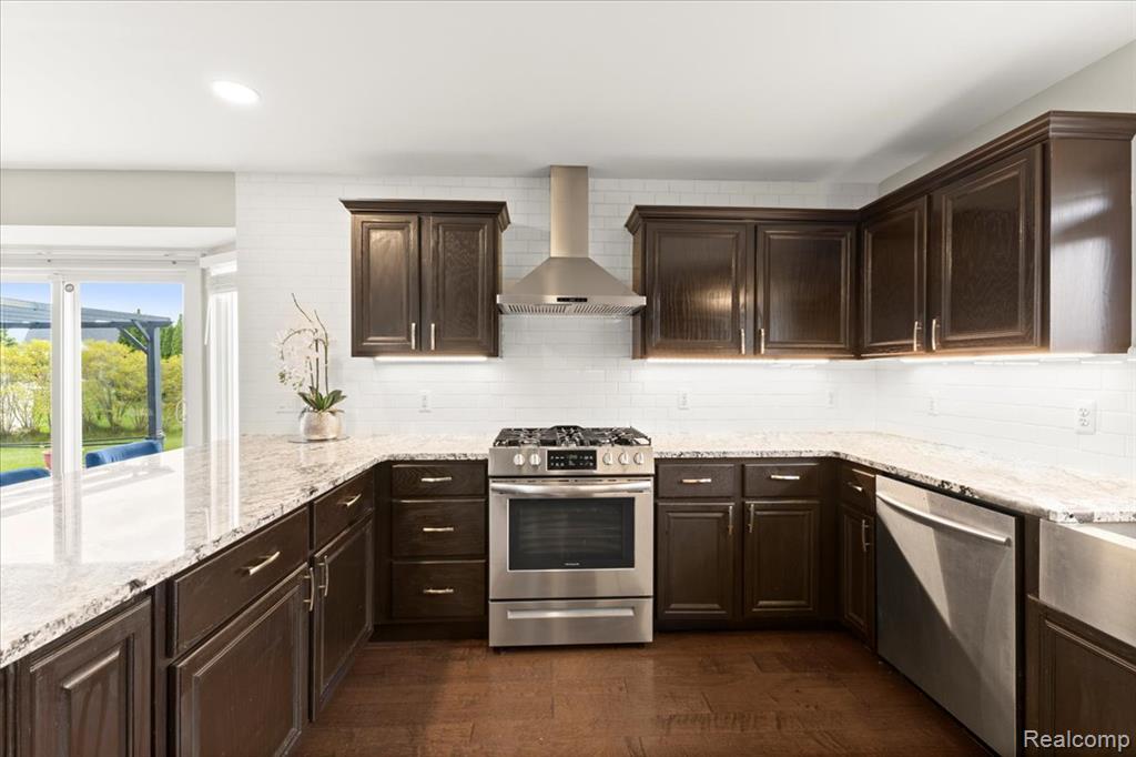 45299 Debbie Court, Macomb, MI 48042 — Photo 11