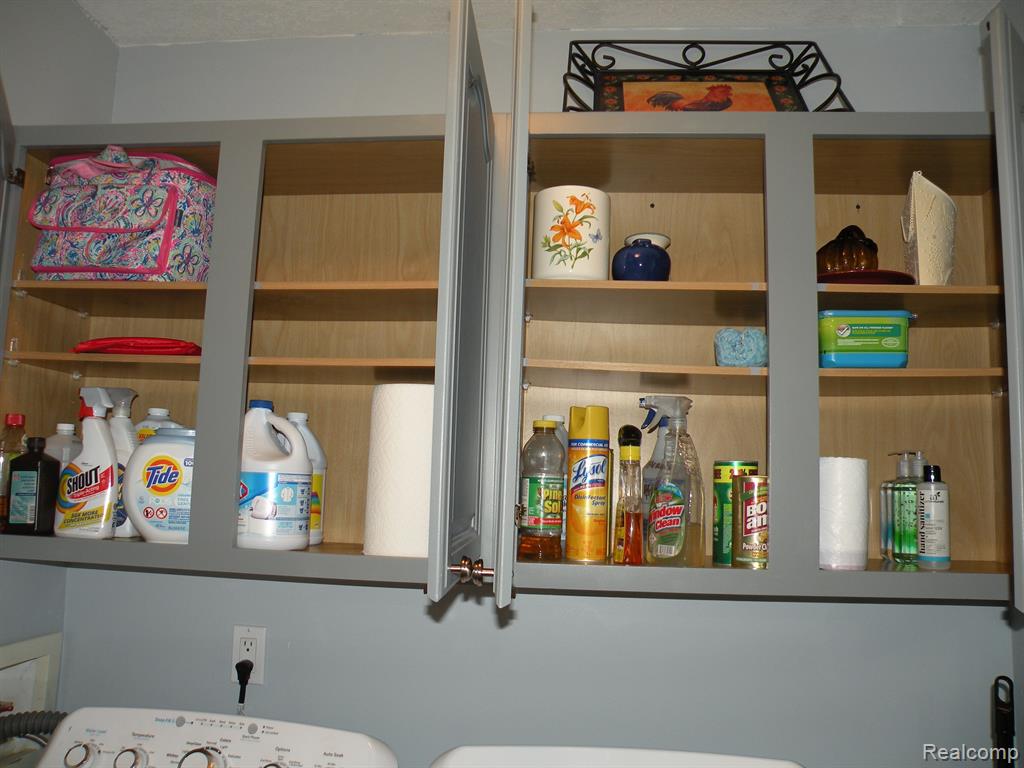36564 DEERHURST Court, Westland, MI — Photo 25