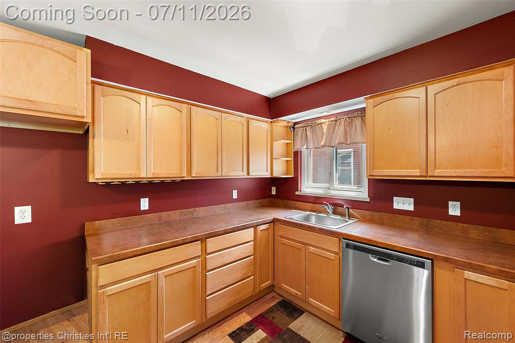 9961 Merriman Road, Livonia, MI 48150 — Photo 10