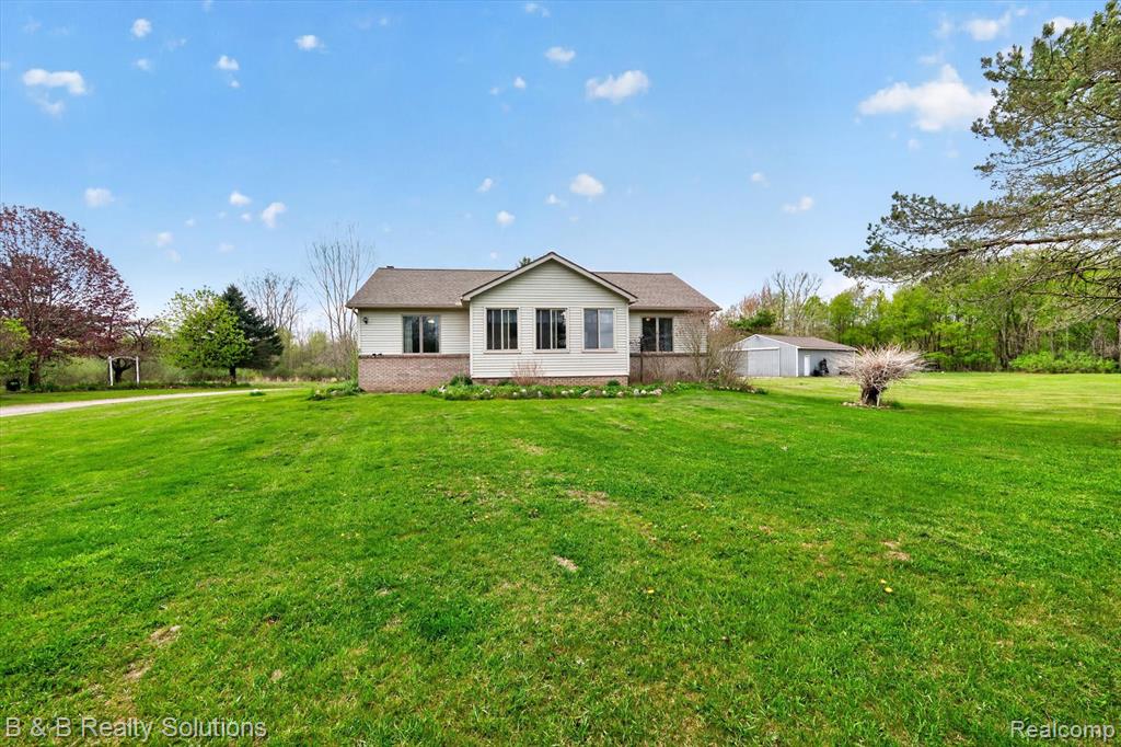 2927 N Blacks Corners Road, Imlay City, MI 48444 — Photo 2