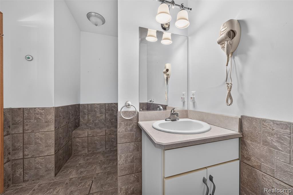 1621 Preservation Lane, St. Clair, MI 48079 — Photo 18