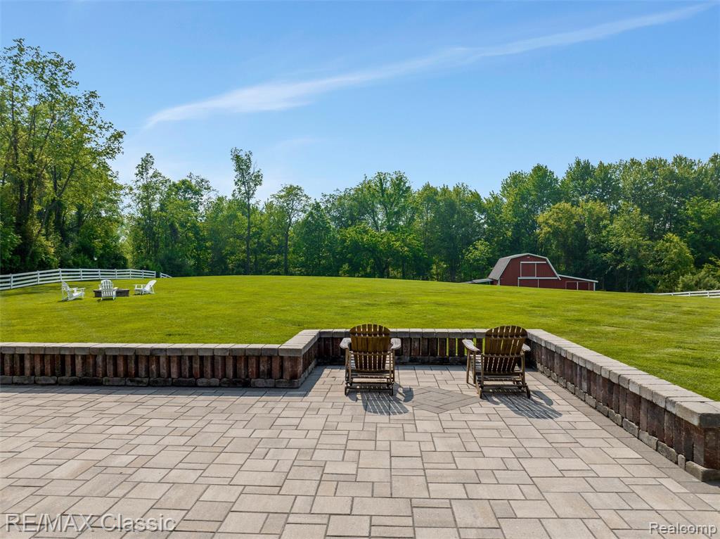 8173 Earhart Road, South Lyon, MI 48178 — Photo 59