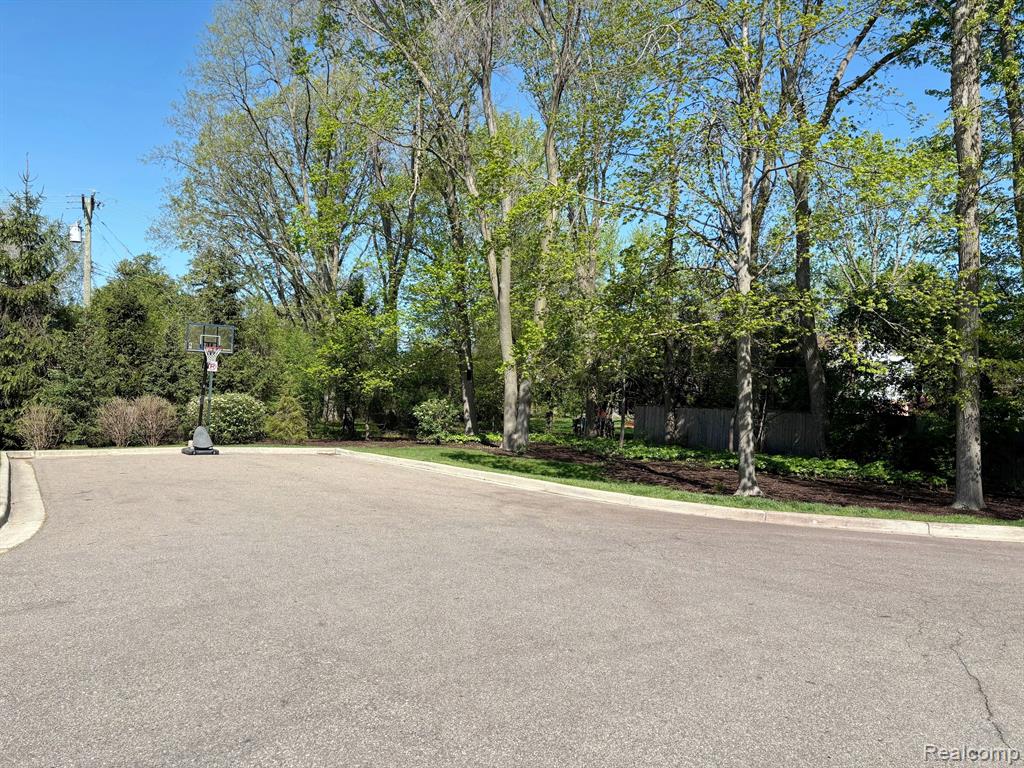 31010 TREMONT Lane, Franklin, MI 48025 — Photo 41