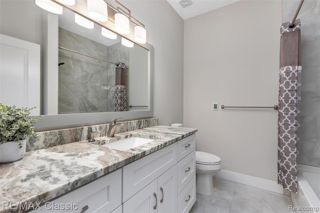 47031 Brookview Drive, Chesterfield, MI 48047 — Photo 13