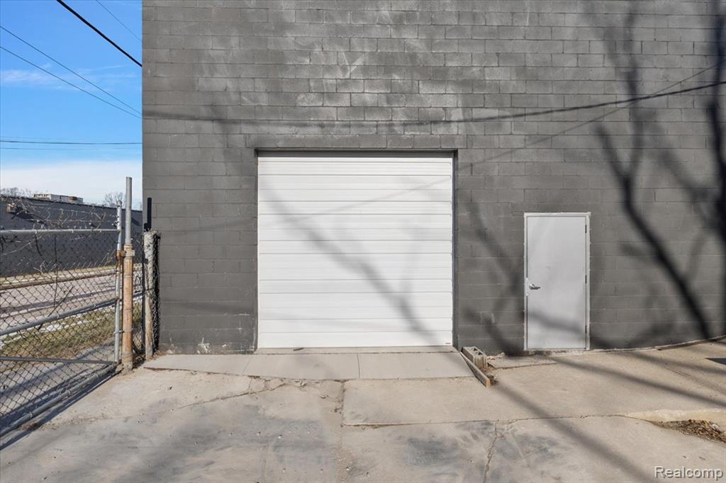 500 Auburn Avenue, Pontiac, MI 48342 — Photo 10