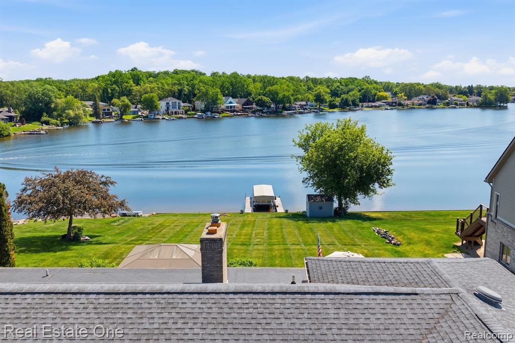 8080 Pine Ranch Drive, Brighton, MI 48114 — Photo 4