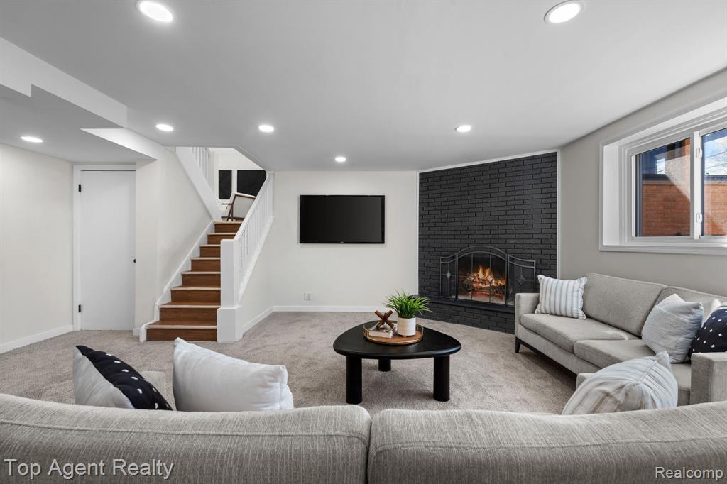 23701 Marlow Street, Oak Park, MI 48237 — Photo 14