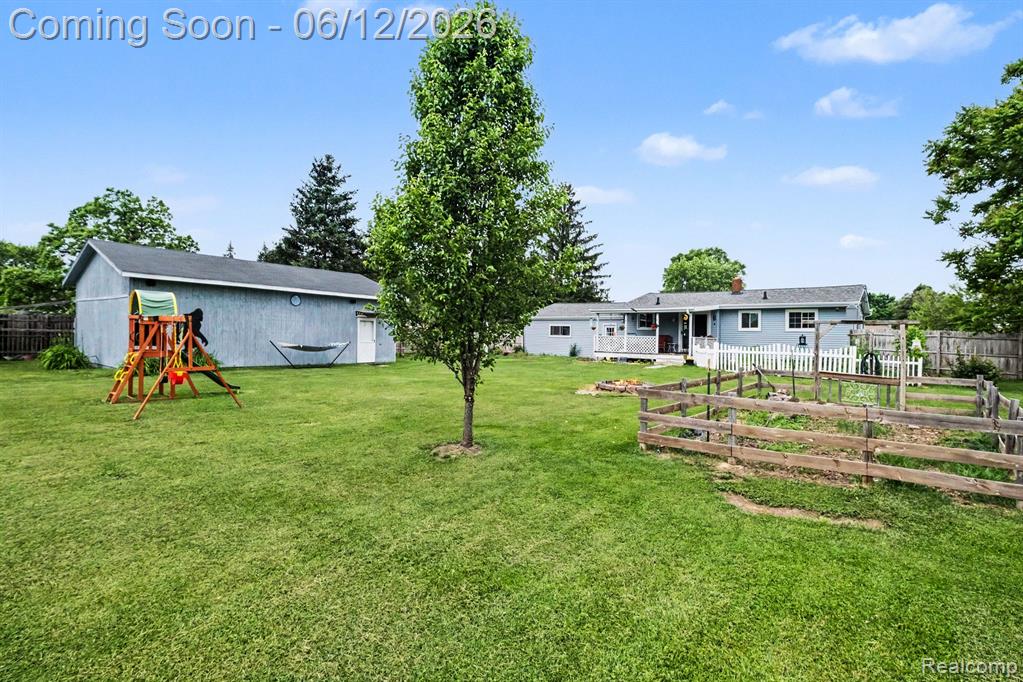 3474 Bilsky Street, Burton, MI 48519 — Photo 17