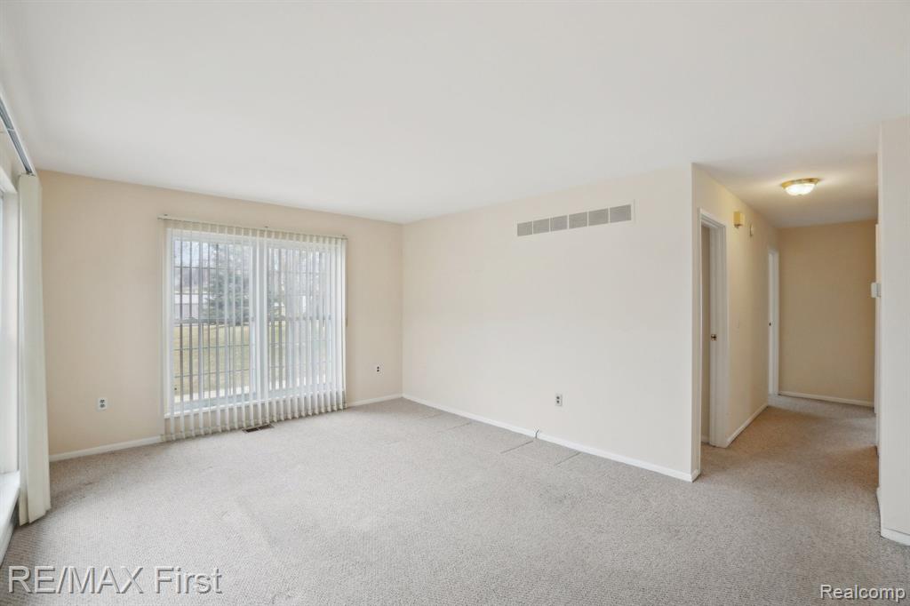22768 RENFORD Street, Novi, MI — Photo 2