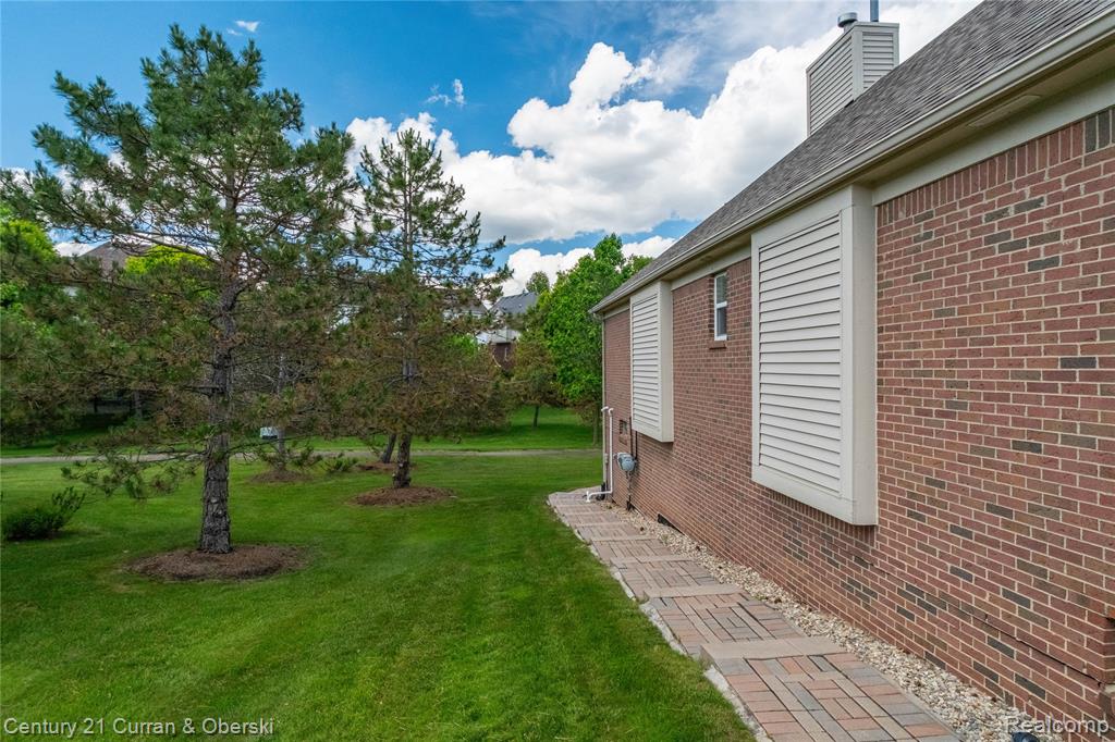 49468 N Glacier, Northville, MI 48168 — Photo 41