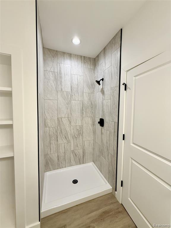 437 Village Drive, Walled Lake, MI 48390 — Photo 22