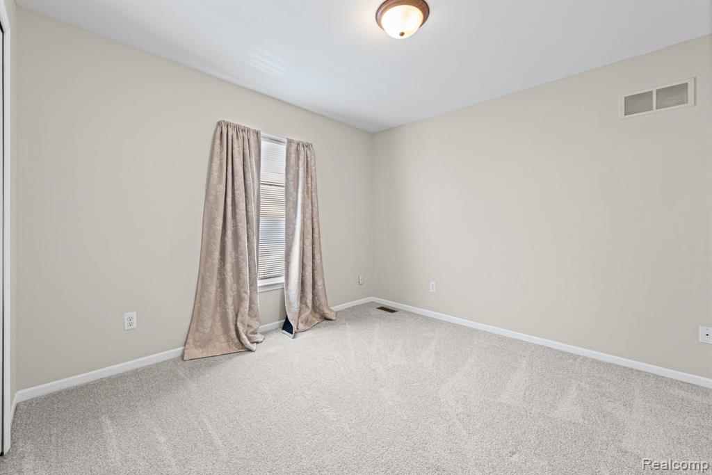 840 Cross Circle, Oxford, MI 48371 — Photo 30