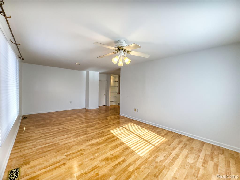 806 N ALTADENA Avenue, Royal Oak, MI 48067 — Photo 9
