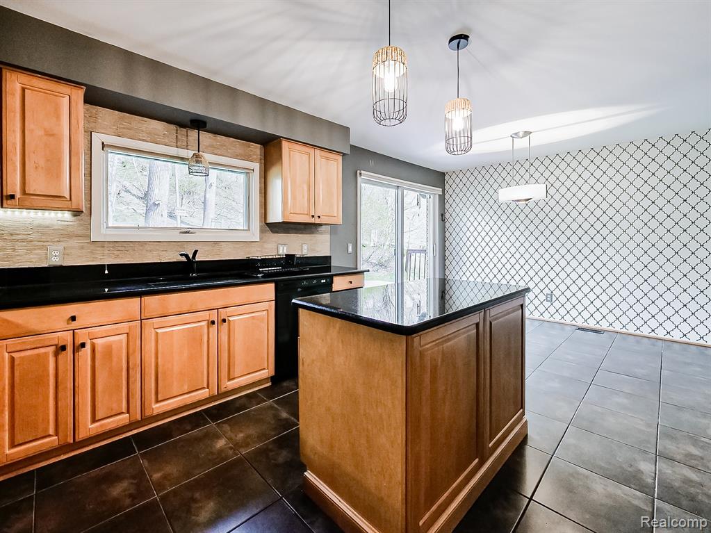 878 River Bend Drive, Rochester Hills, MI 48307 — Photo 37
