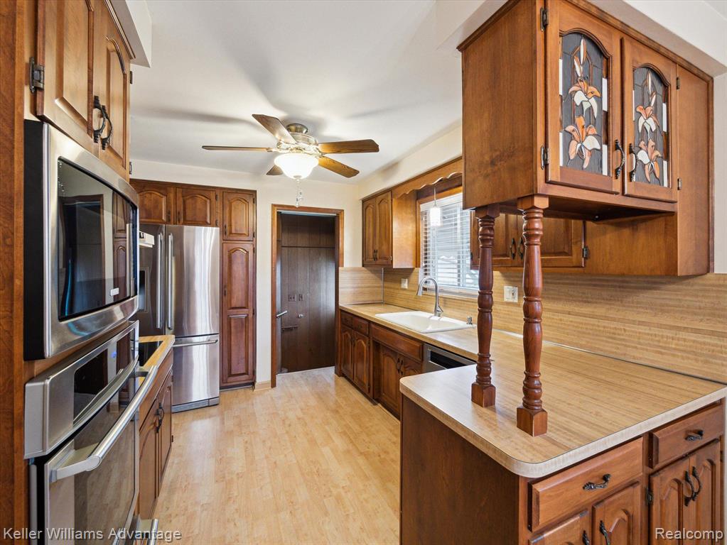 4217 MCKINLEY Street, Dearborn Heights, MI 48125 — Photo 13