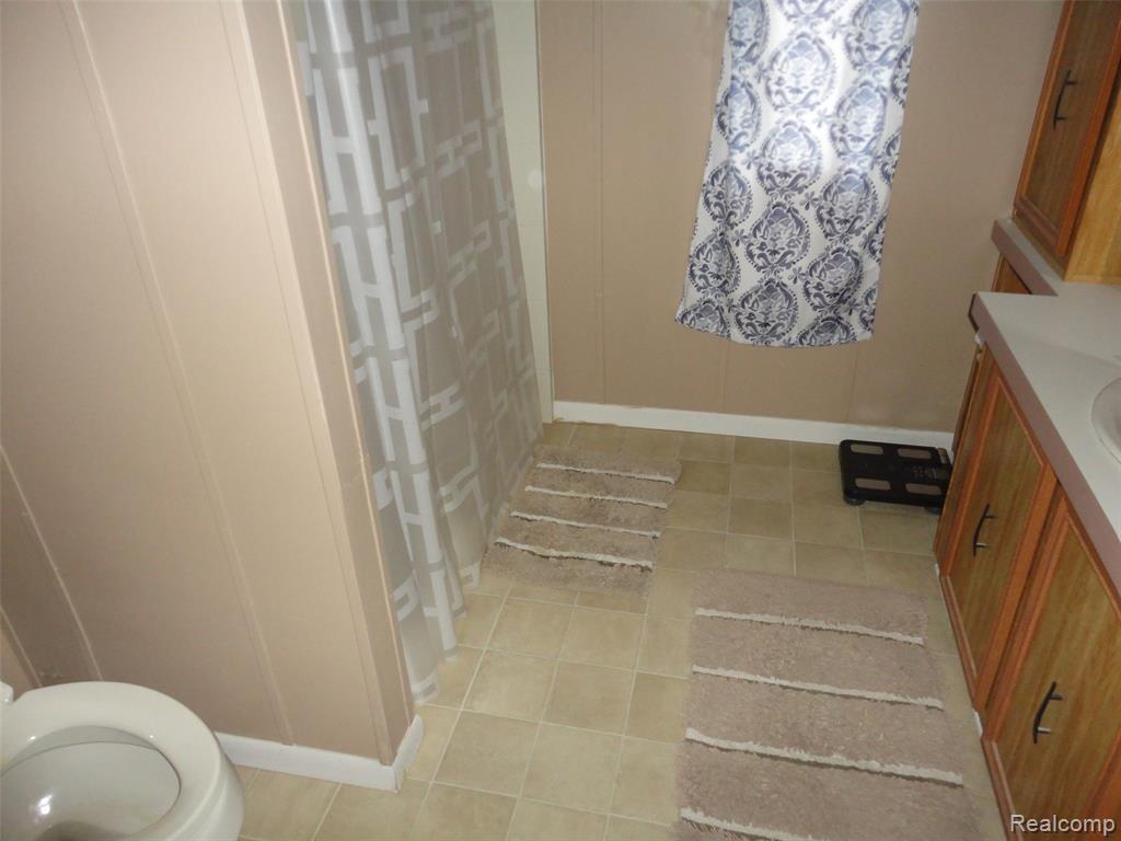 415 Midlands, Temperance, MI 48182 — Photo 8