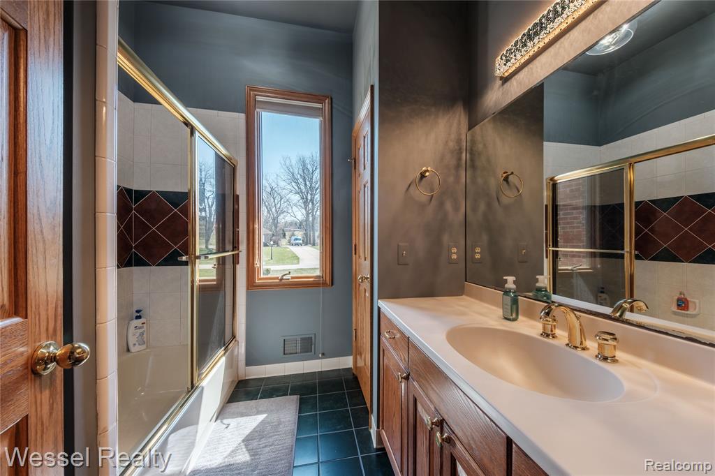 9805 Cranbrook Court, Romeo, MI 48065 — Photo 27