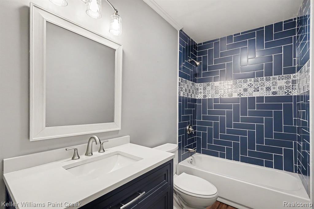 4846 E Stonegate Circle, Lake Orion, MI — Photo 29