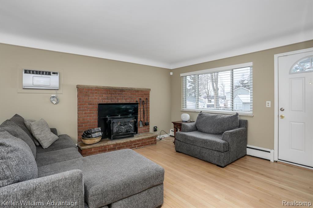 8336 LAGOON Street, Commerce Twp, MI 48382 — Photo 7